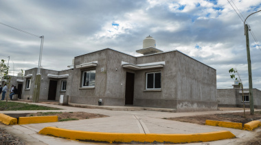 Mendoza destinará $20.000 millones para construir viviendas junto a los municipios