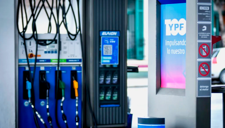 YPF bajará un 4% el precio de los combustibles a partir del 1 de mayo
