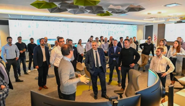 YPF inauguró en Neuquén un nuevo centro de operaciones para monitorear más de 2.000 pozos y otras 100 instalaciones