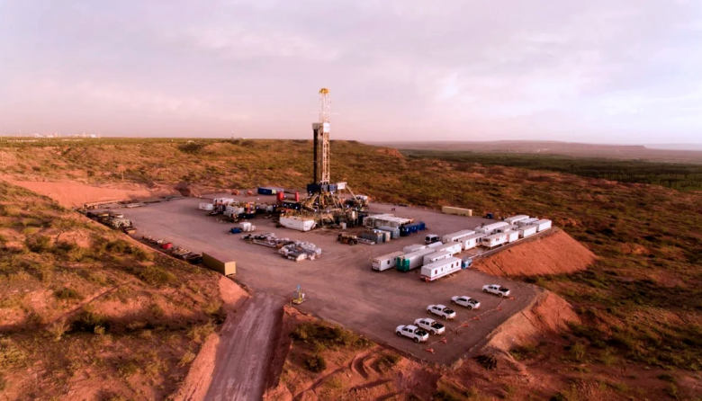 YPF alcanza un récord histórico alcanzando los 200.000 barriles diarios de shale oil en Vaca Muerta