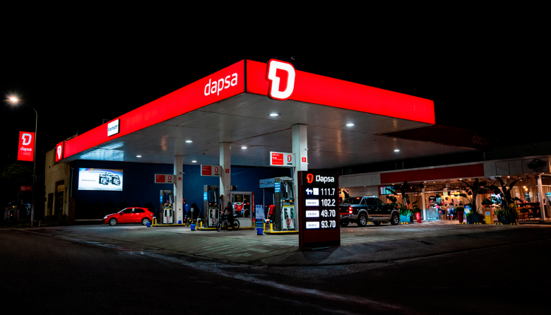 Chevron desembarca en el downstream argentino y sella una alianza estratégica con DAPSA