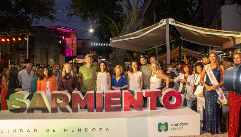 La avenida Sarmiento reabrió renovada y se consolida como polo gastronómico y turístico