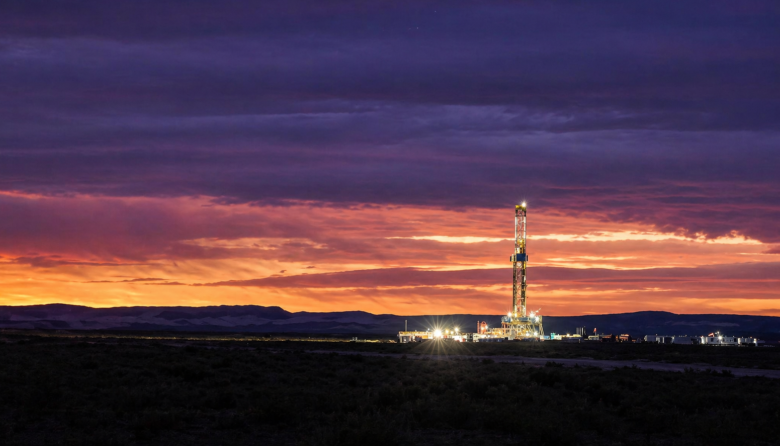 La producción petrolera argentina alcanza nuevos máximos impulsada por Vaca Muerta