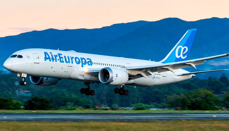 Mendoza negocia un vuelo directo a Madrid con el objetivo de fortalecer turismo e inversiones