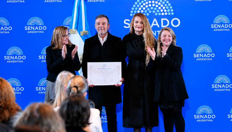 Diego Pérez Colman fue reconocido en el Senado como “Empresario Solidario del Año”