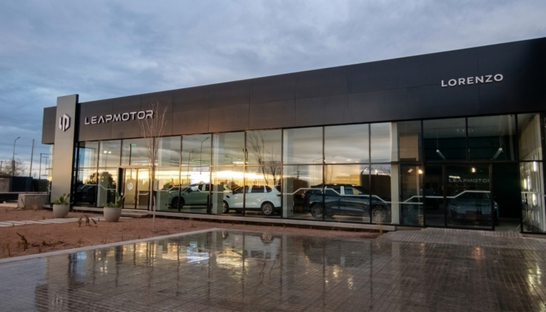Con el respaldo de Stellantis, Grupo Lorenzo inauguró el nuevo espacio de Leapmotor en Mendoza