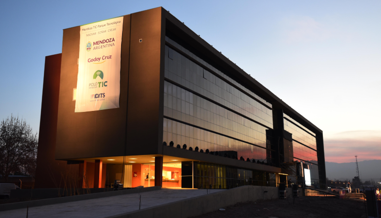 Buscando a nuevos referentes tecnológicos: el Polo TIC premiará innovación, impacto empresarial y talento joven