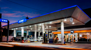 YPF implementa el autodespacho y descuentos nocturnos en cinco ciudades