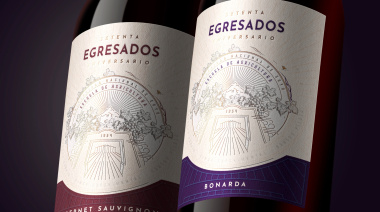 "Egresados", el vino que elaboran estudiantes de la Escuela de Agricultura, ya se vende en Buenos Aires