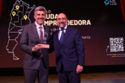 Ulpiano Suarez recibió tres distinciones nacionales por la gestión impulsada en ambiente, emprendedurismo y eficiencia estatal