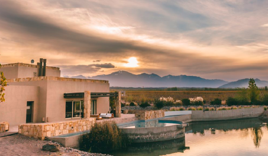 Wine Enthusiast posiciona a Mendoza entre los grandes destinos enoturísticos del mundo con cinco restaurantes distinguidos