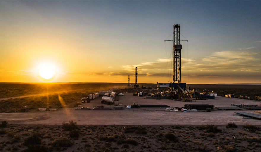El petróleo argentino alcanza un récord histórico: Vaca Muerta impulsa una producción de casi 913.000 barriles diarios